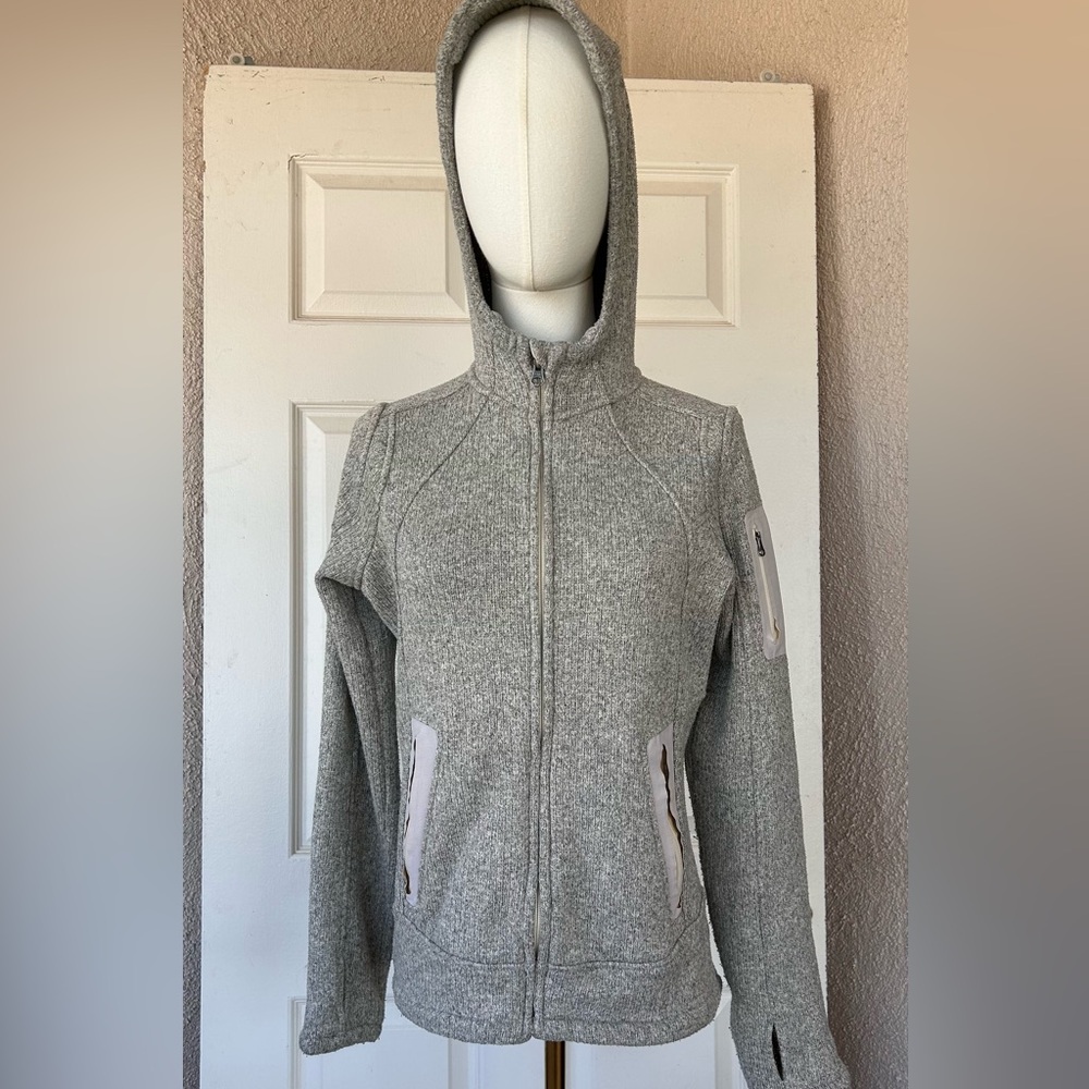 Athleta Women’s Hooded Sweatshirt Embroidered Size Small‎